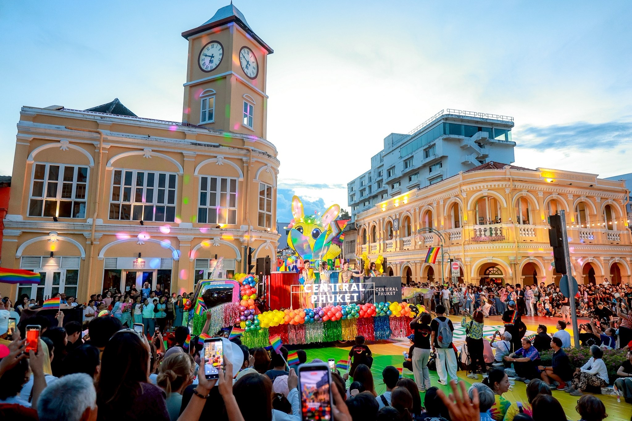 เซ็นทรัลพัฒนา สร้างประวัติศาสตร์ Pride Month ปีที่ 7 